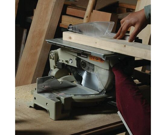  Торцовочная пила Makita LH1040F 